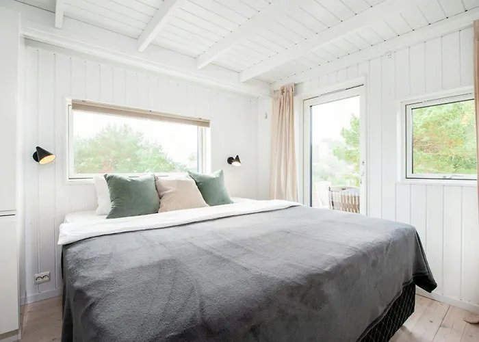 Seaside With Ocean View And Sunny Terrace Semesterbostad *